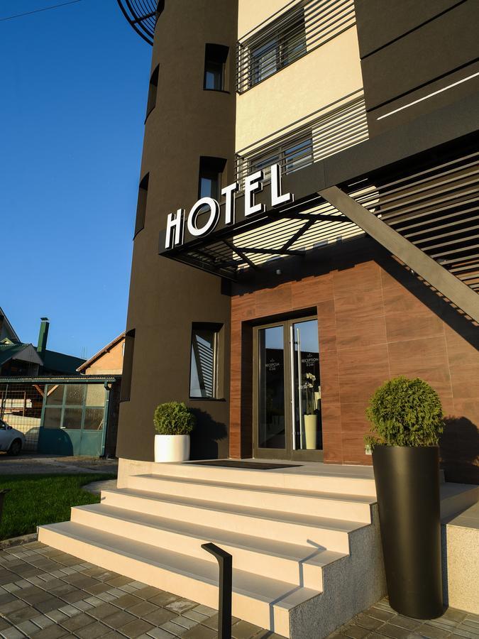 Hotel Ideo Lux นิส ภายนอก รูปภาพ