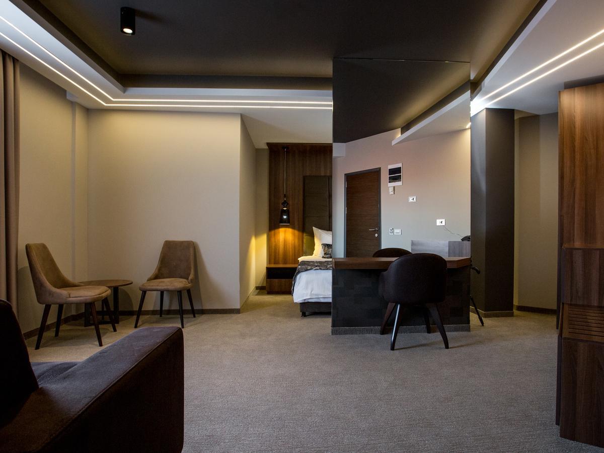 Hotel Ideo Lux นิส ภายนอก รูปภาพ