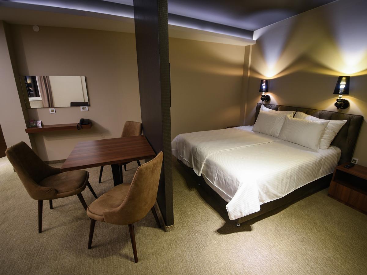 Hotel Ideo Lux นิส ภายนอก รูปภาพ