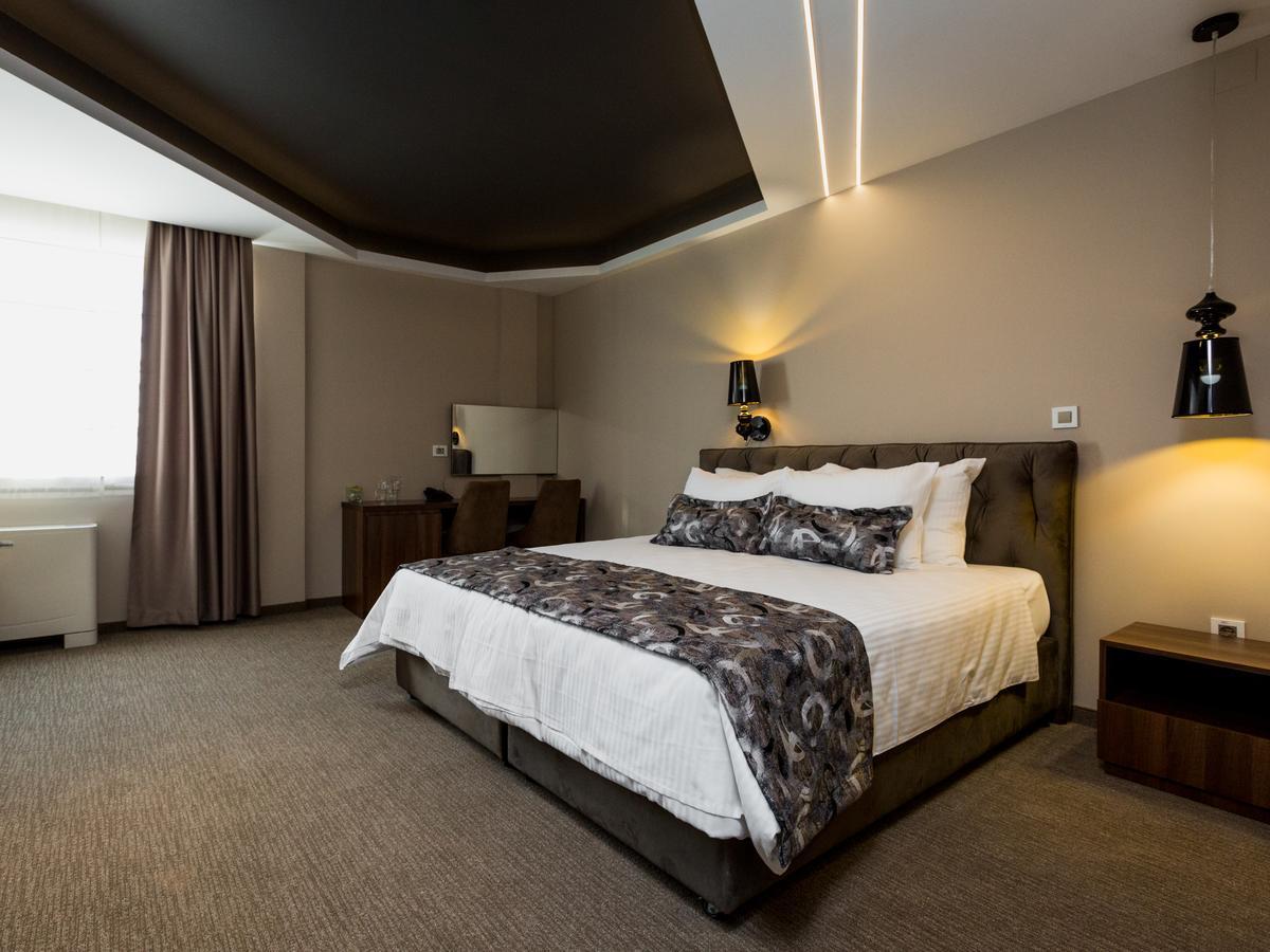 Hotel Ideo Lux นิส ภายนอก รูปภาพ