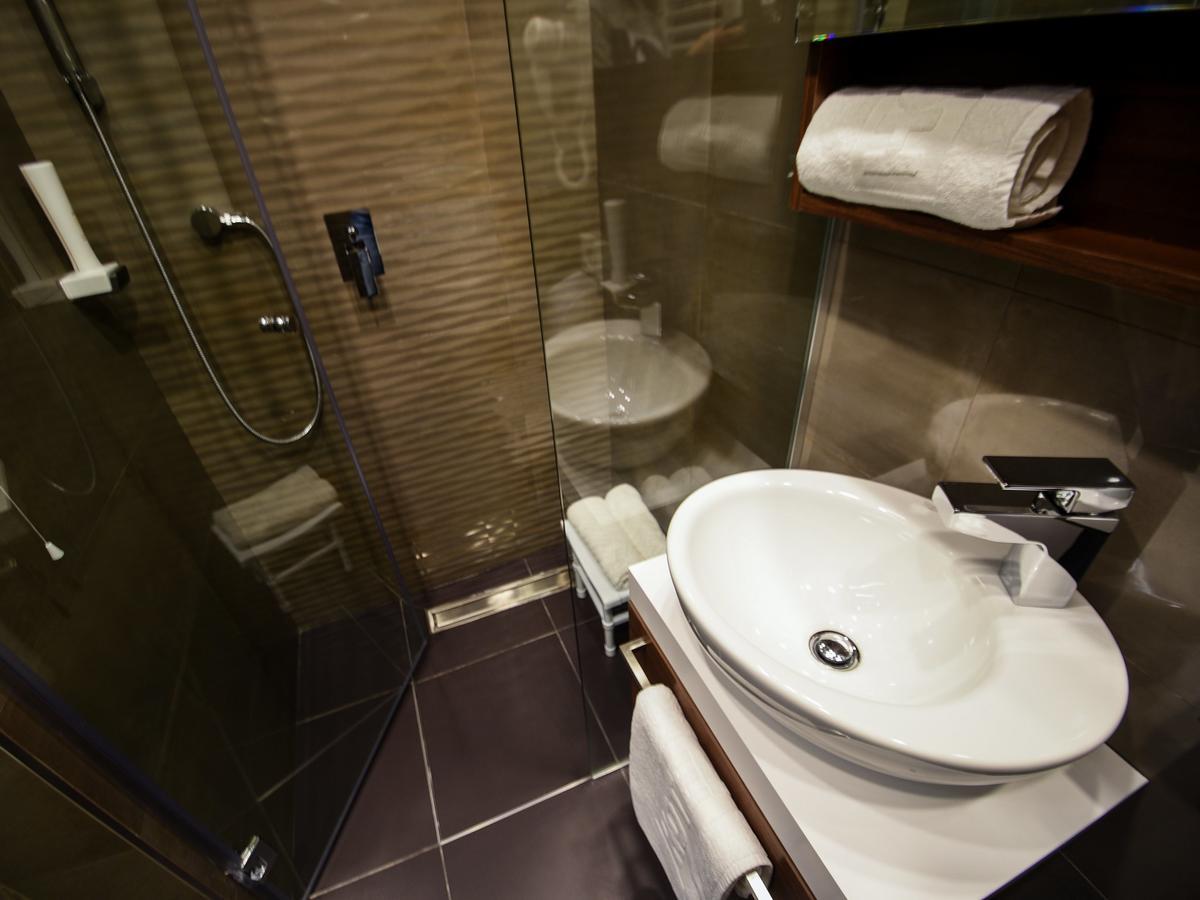 Hotel Ideo Lux นิส ภายนอก รูปภาพ