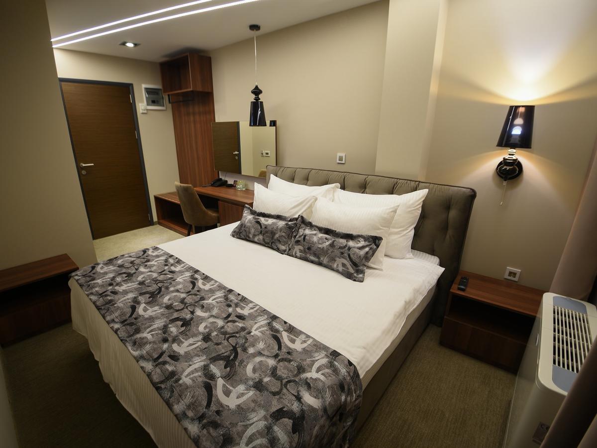 Hotel Ideo Lux นิส ภายนอก รูปภาพ