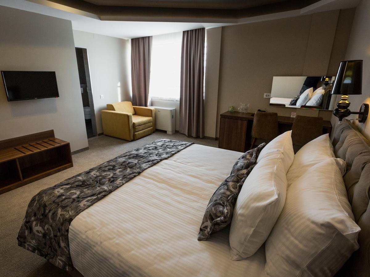 Hotel Ideo Lux นิส ภายนอก รูปภาพ
